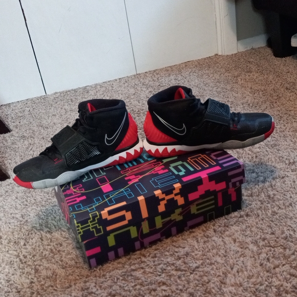 Kyrie 6 bred - Picture 3 of 6